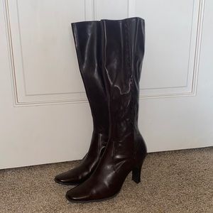 Dark Brown Heeled Leather Boots!